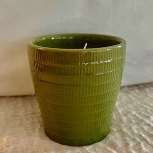 Chesapeake Bay Water Lilly Candle- New -Rare!